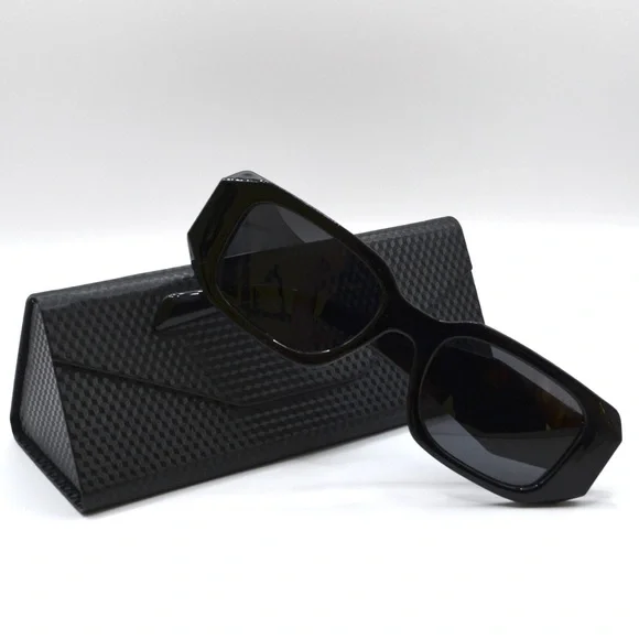 Prada Women’s Sunglasses | Black Frame | Grey Lenses | Like New - Picture 6 of 13